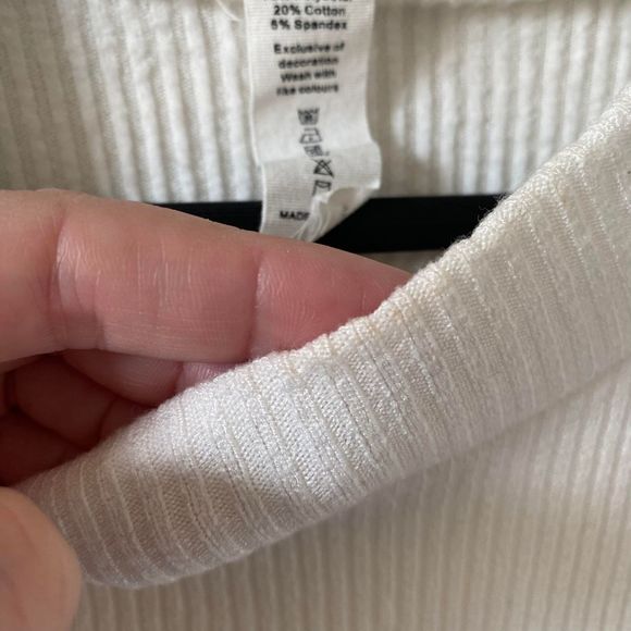 Women's Long Sleeve White Sweater Size Medium - Picture 6 of 7